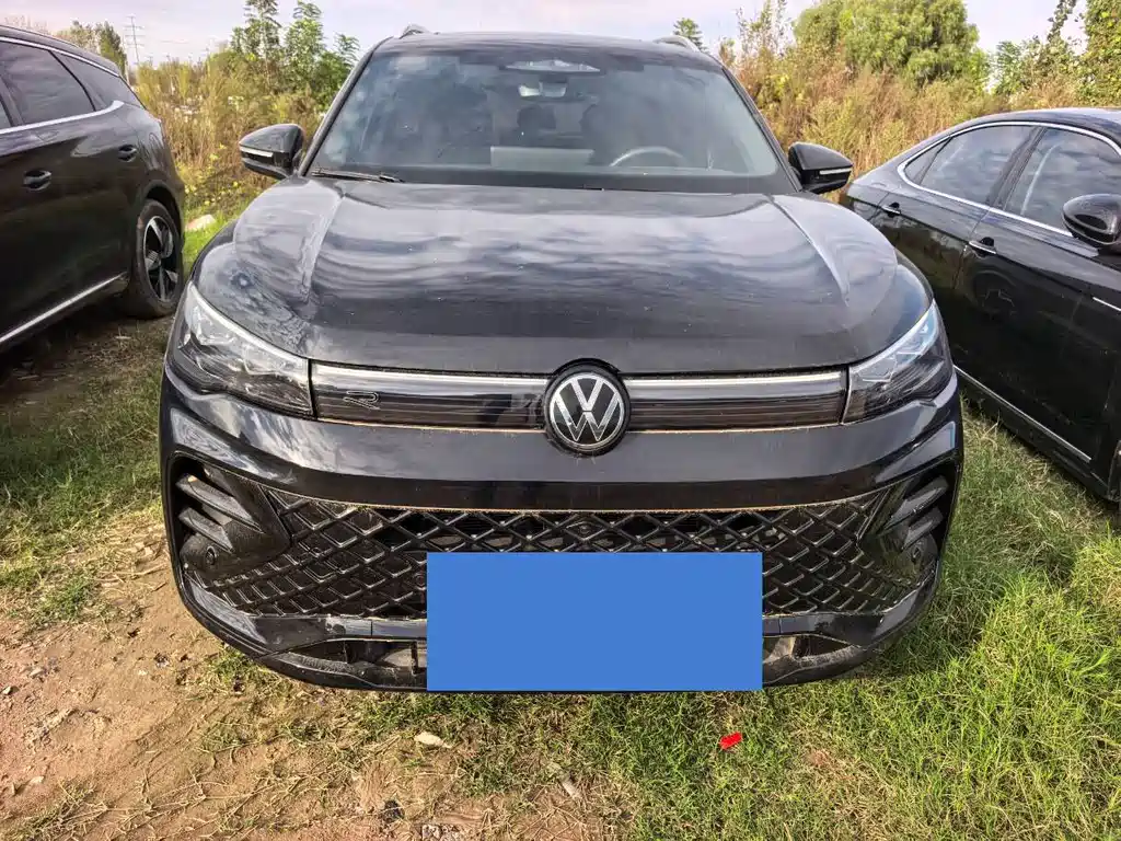 Volkswagen Tiguan L — миниатюра 2