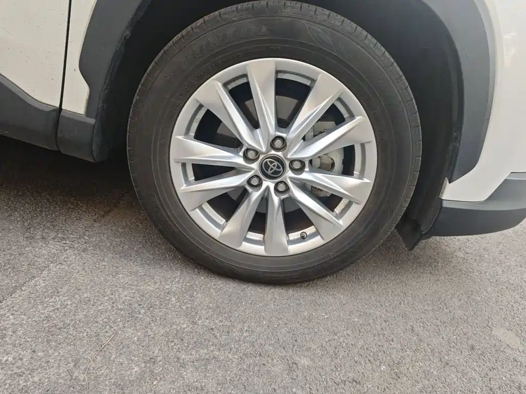 Toyota Corolla Cross — миниатюра 24