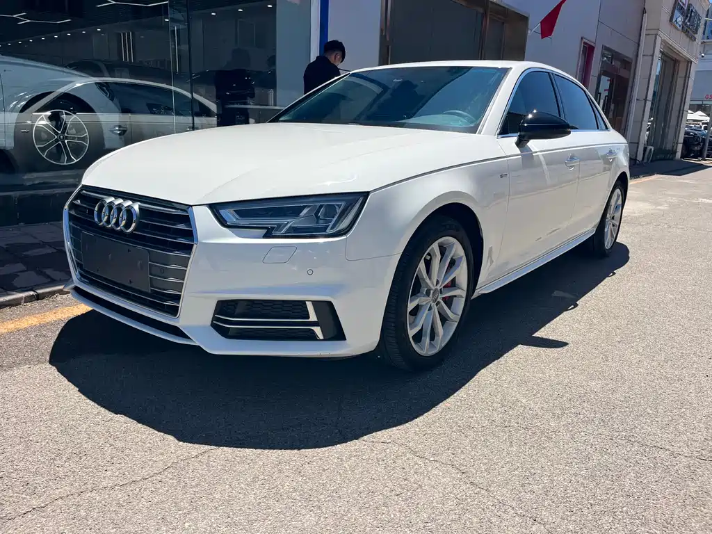 Audi A4L 2018
