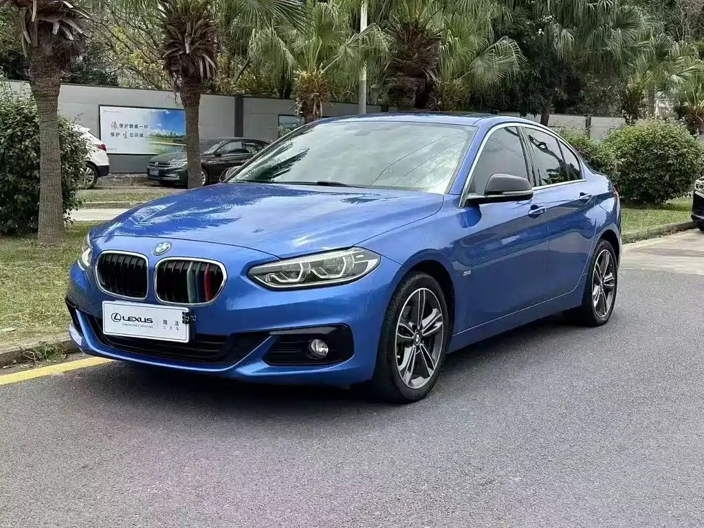 BMW 1 SERIES