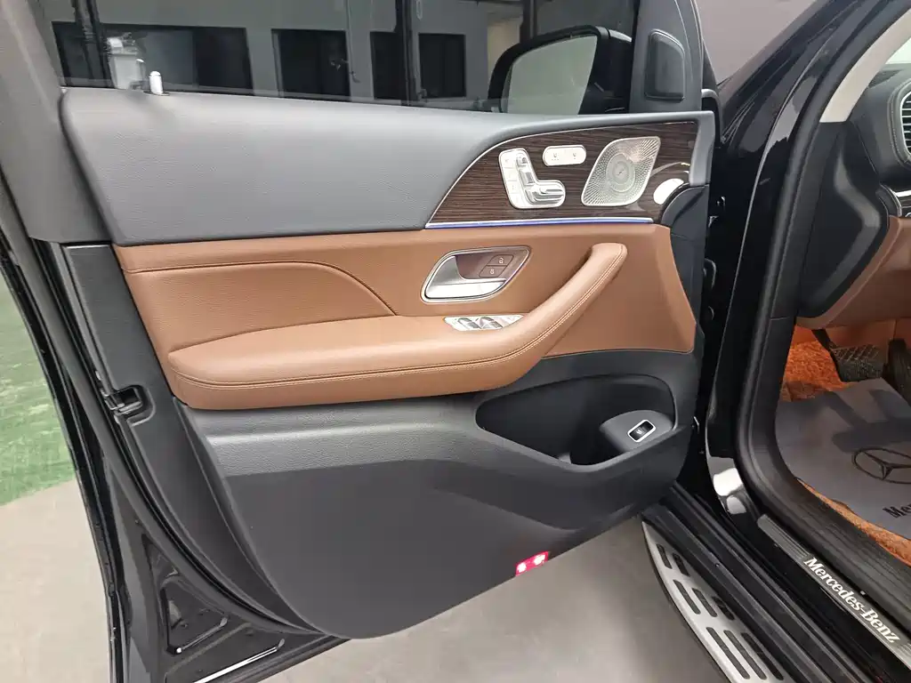 Mercedes-Benz GLE (Import) — миниатюра 15