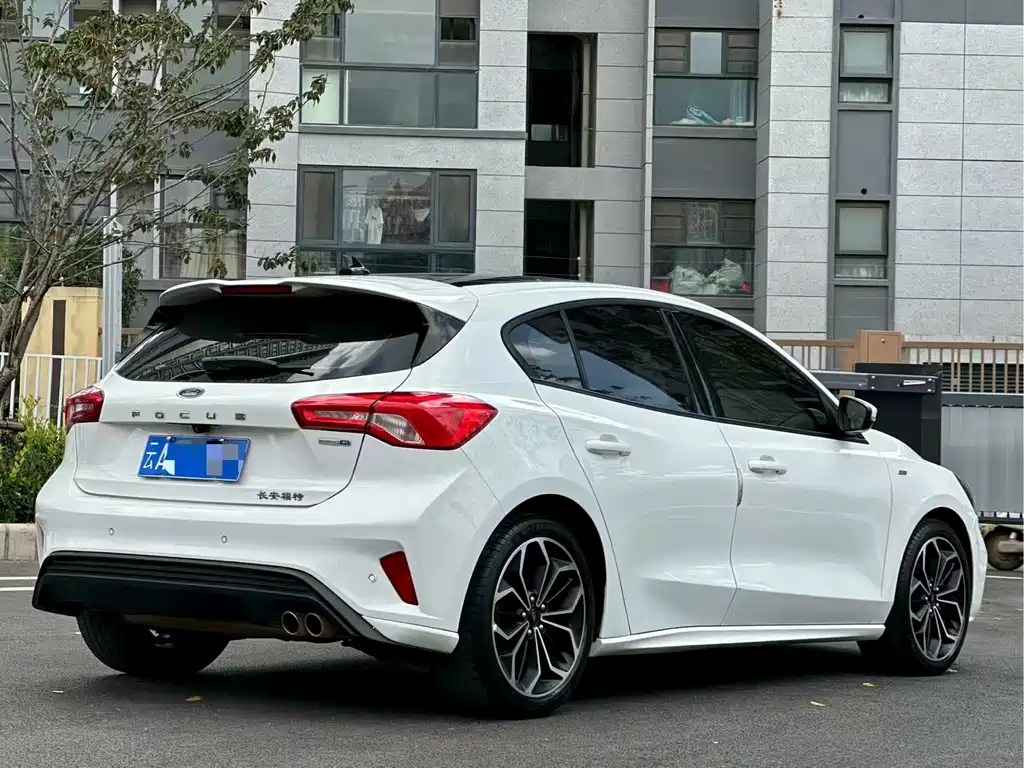 Ford Focus — миниатюра 5