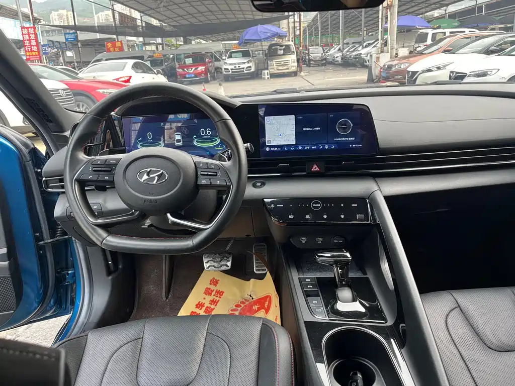 Hyundai Elantra — миниатюра 11
