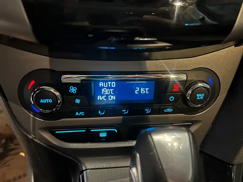 Ford Focus — миниатюра 18