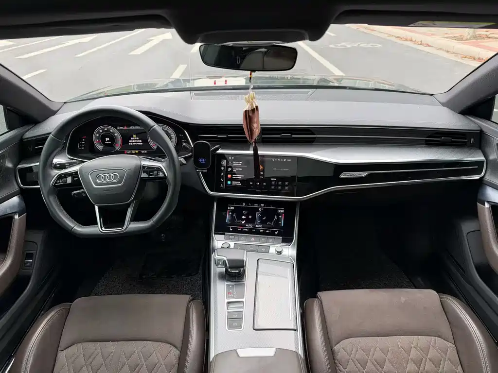 Audi A7L — миниатюра 5