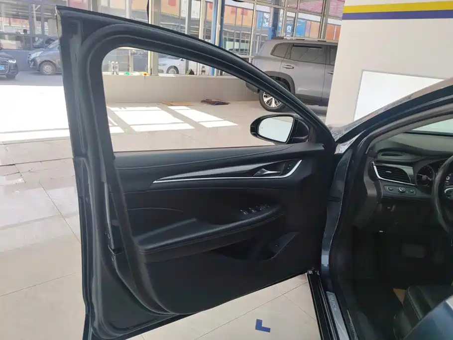 Buick LaCrosse — миниатюра 7