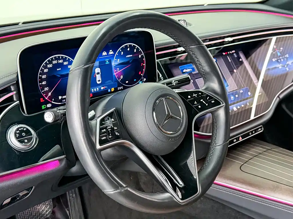 Mercedes-Benz E-Class — миниатюра 14