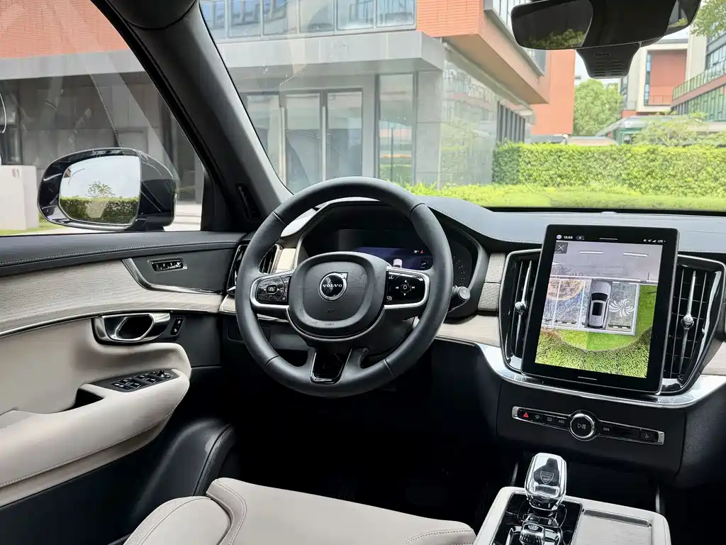 Volvo XC90 2025 B6 Luxury 6 мест