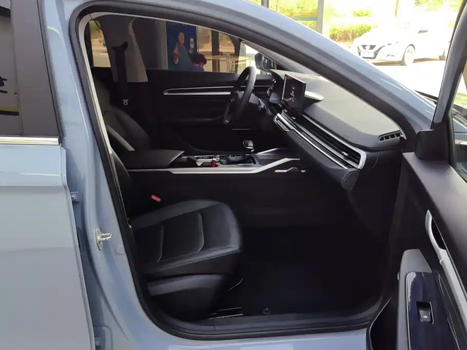 Geely Emgrand — миниатюра 8