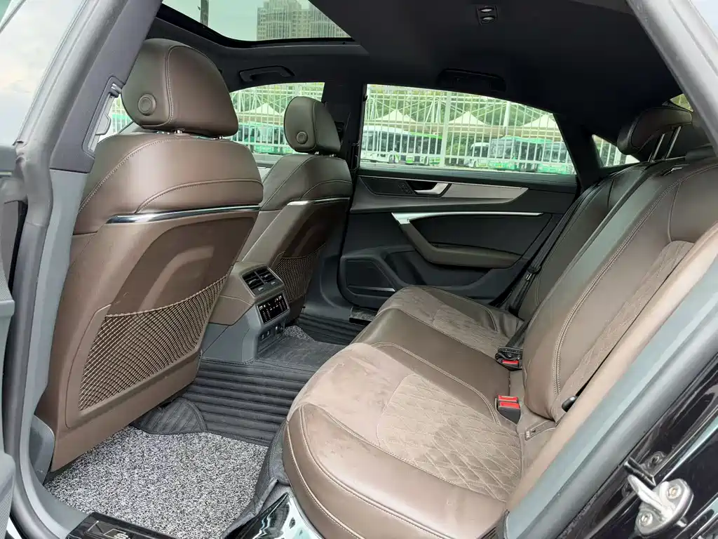 Audi A7L — миниатюра 6