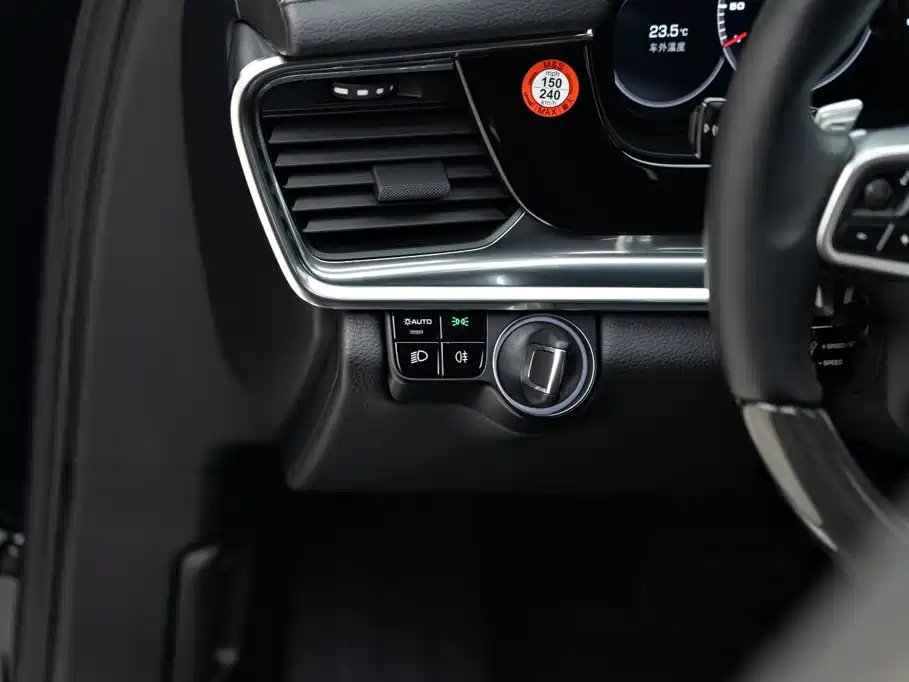 Porsche Panamera — миниатюра 19