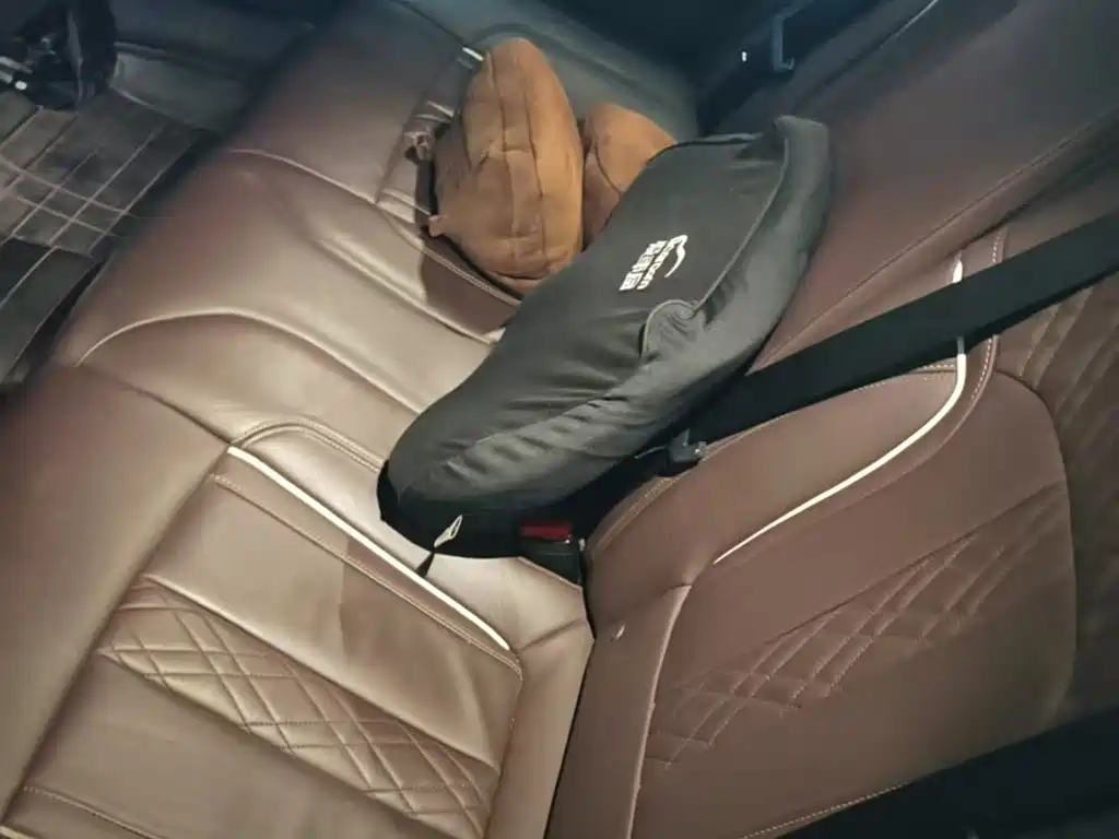 BMW 5 Series — миниатюра 8
