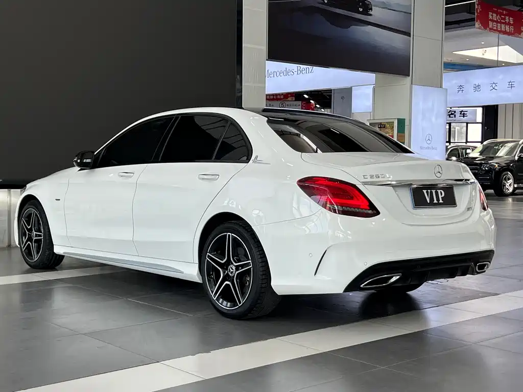 Mercedes-Benz C-Class — миниатюра 6