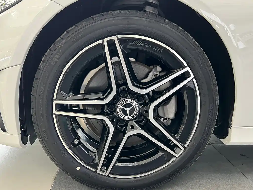 Mercedes-Benz C-Class — миниатюра 13