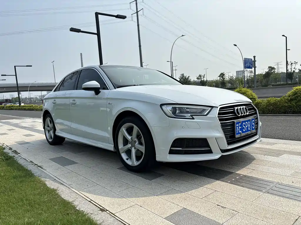Audi A3 2018 30 Limousine 35 TFSI Fashion