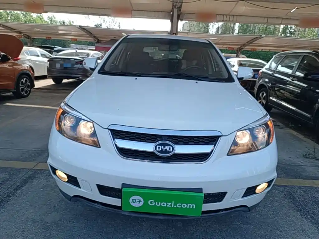 BYD S6 — миниатюра 3