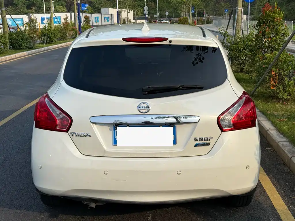 Nissan Tiida — миниатюра 3