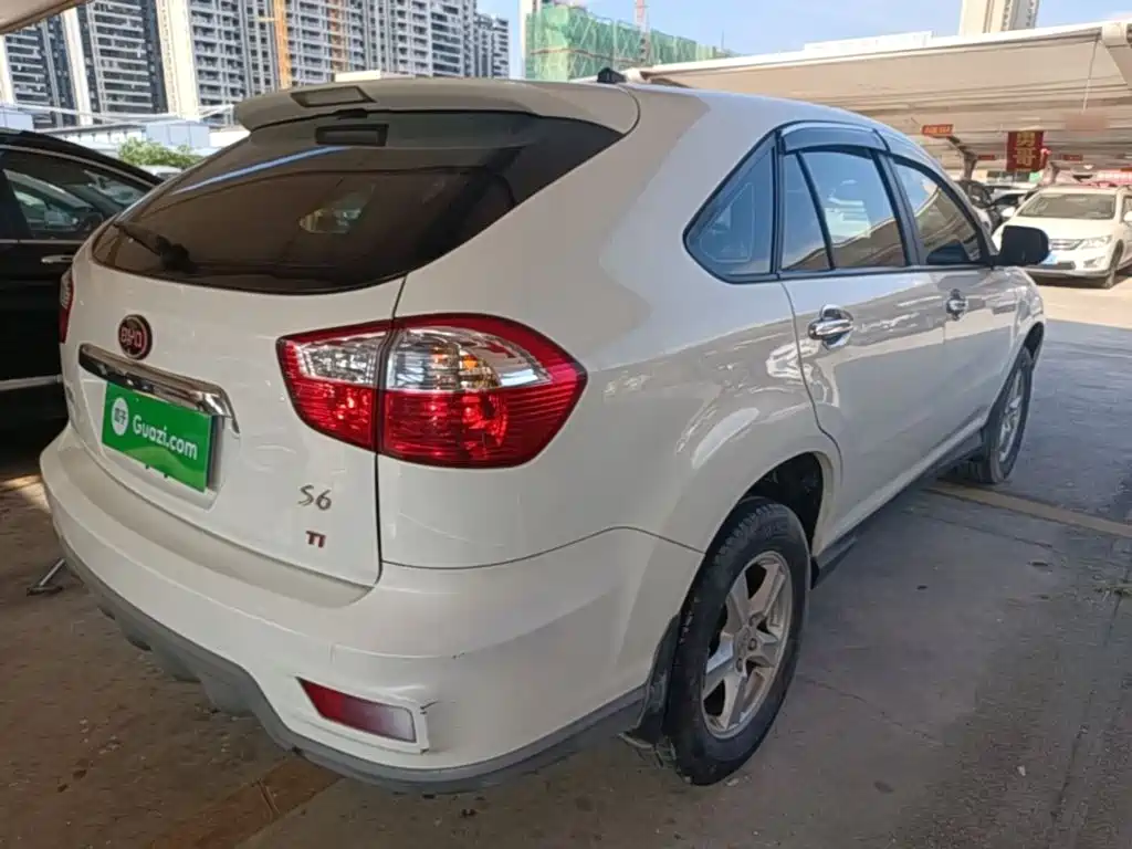 BYD S6 — миниатюра 7