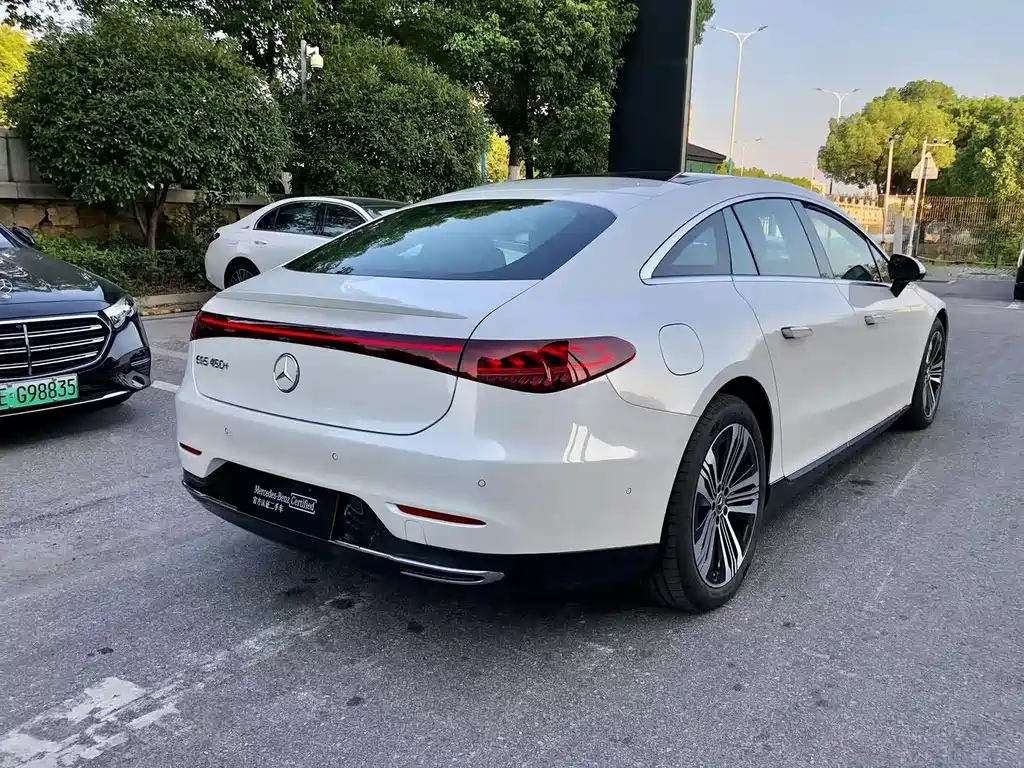 Mercedes-Benz EQS 2023 450+
