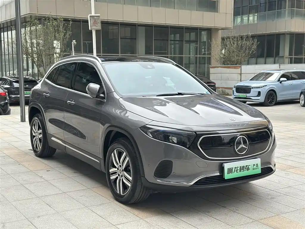 MERCEDES-BENZ EQA