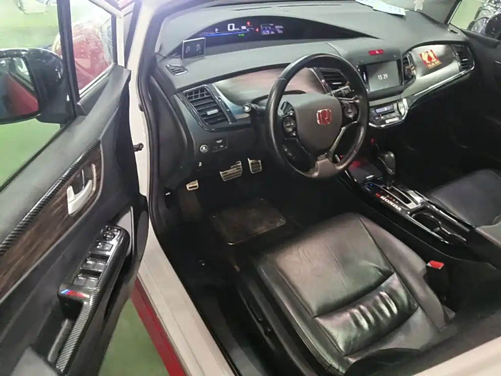 Honda Jade — миниатюра 16