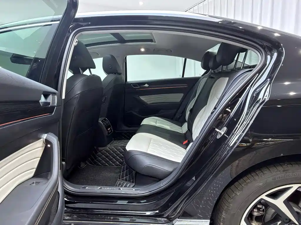 Заказать Volkswagen Magotan 2026 года за 4 147 266 ₽  из Китая