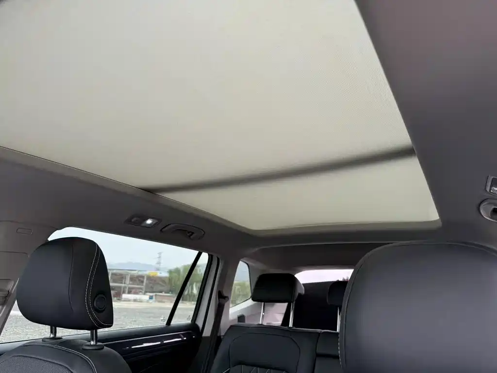 Volkswagen Tiguan L — миниатюра 10