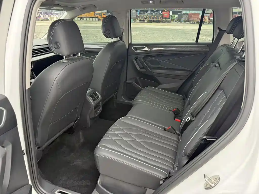 Volkswagen Tiguan L — миниатюра 15
