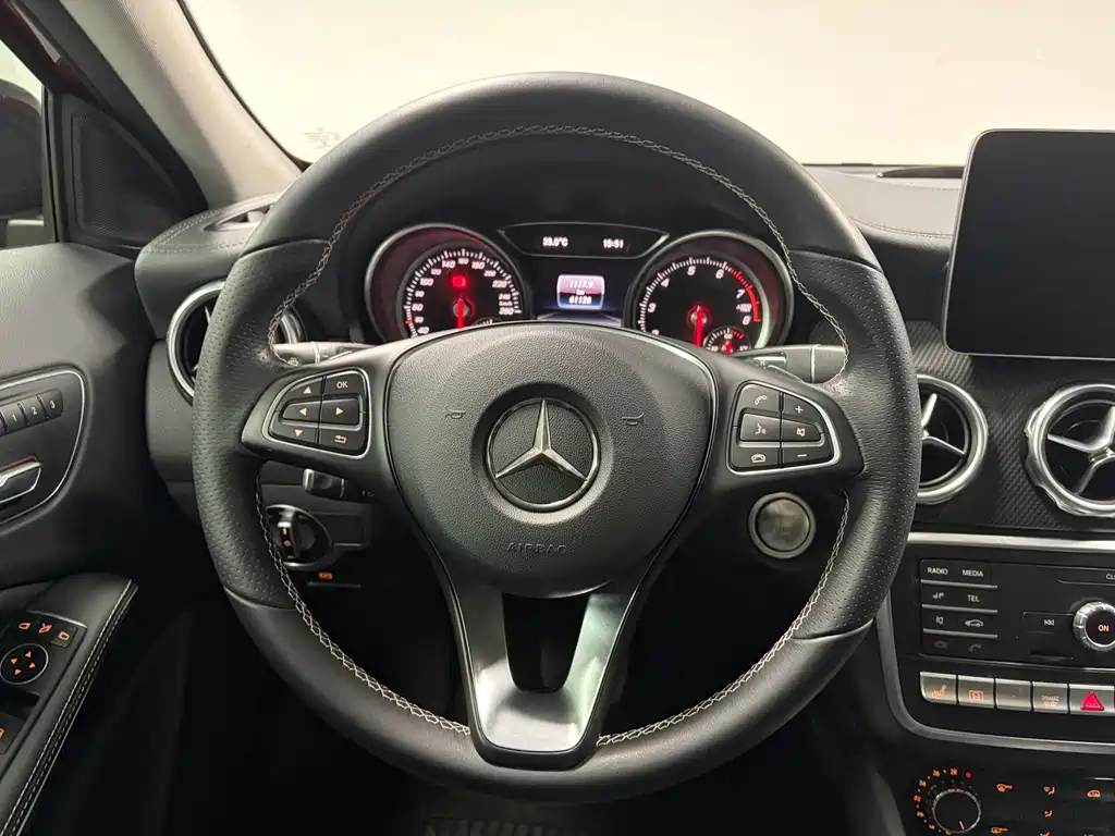 Mercedes-Benz GLA 2018 GLA 220 4MATIC Sport