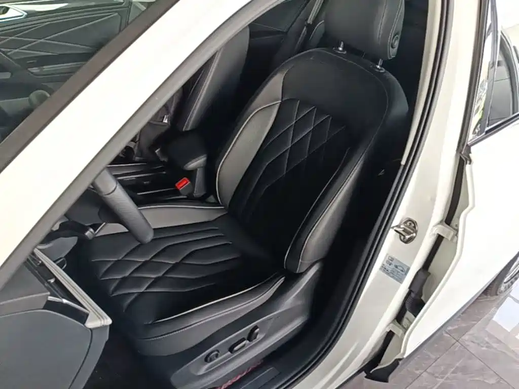 Volkswagen Tiguan L — миниатюра 15