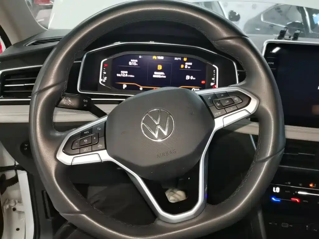 Volkswagen Tiguan L — миниатюра 11
