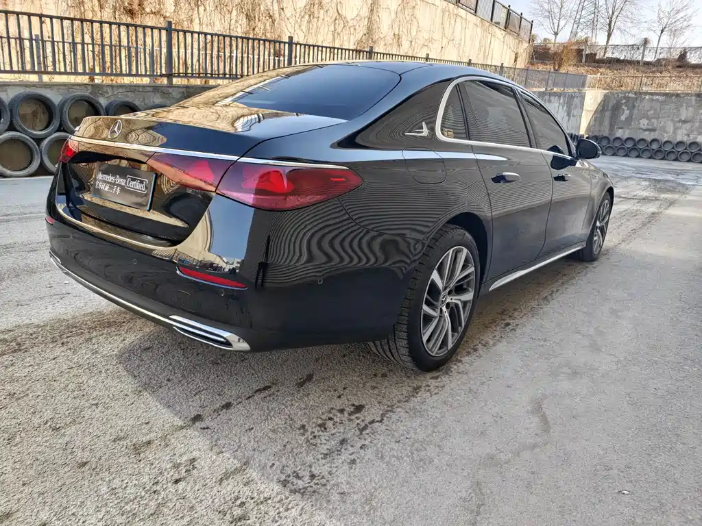 MERCEDES-BENZ E CLASS