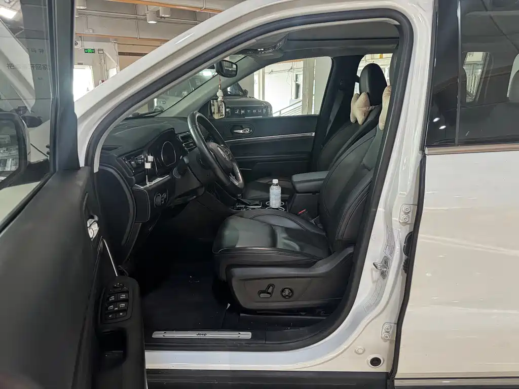 Jeep Grand Commander — миниатюра 5