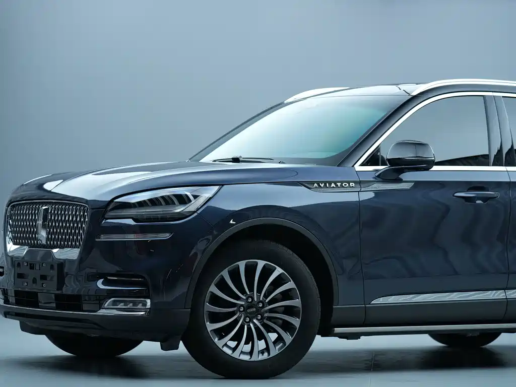 Lincoln Aviator — миниатюра 3