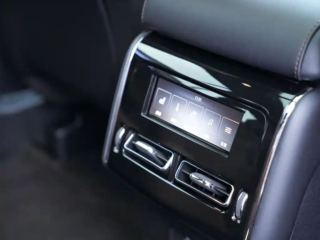 Lincoln Aviator — миниатюра 24