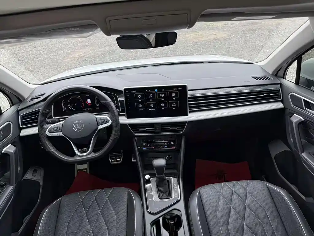 Volkswagen Tiguan L — миниатюра 11