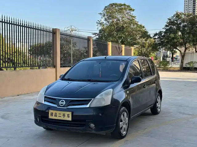 2012 Nissan Livina