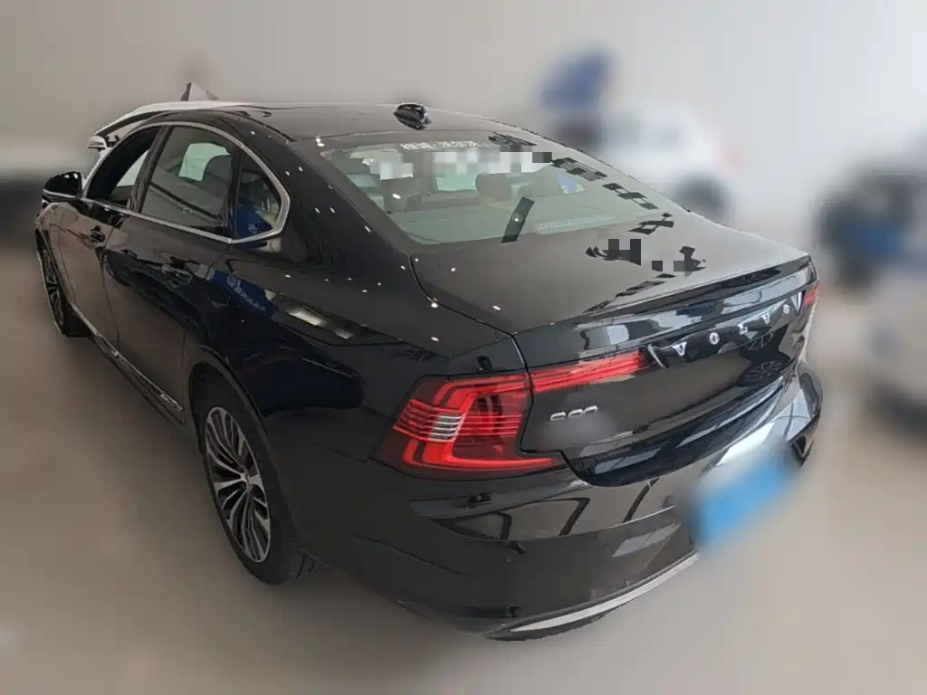 Volvo S90 2024 B5 Luxury