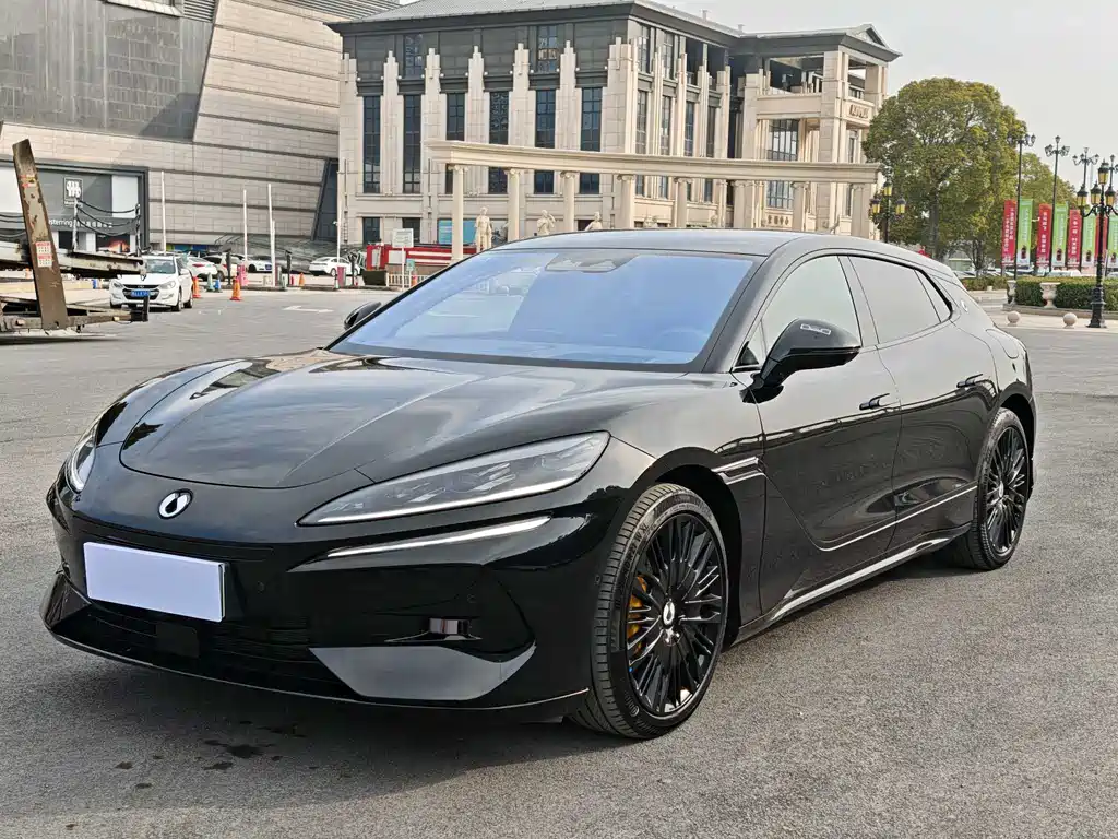 Denza Denza Z9GT 2025