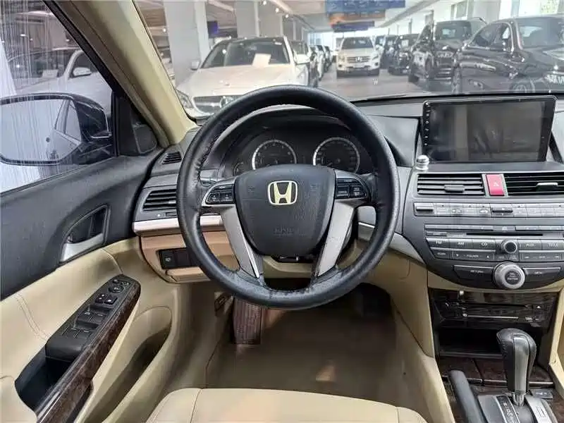 Honda Accord — миниатюра 4