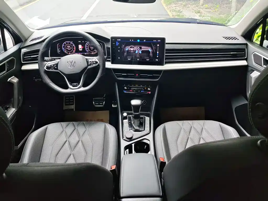 Volkswagen Tiguan L — миниатюра 15