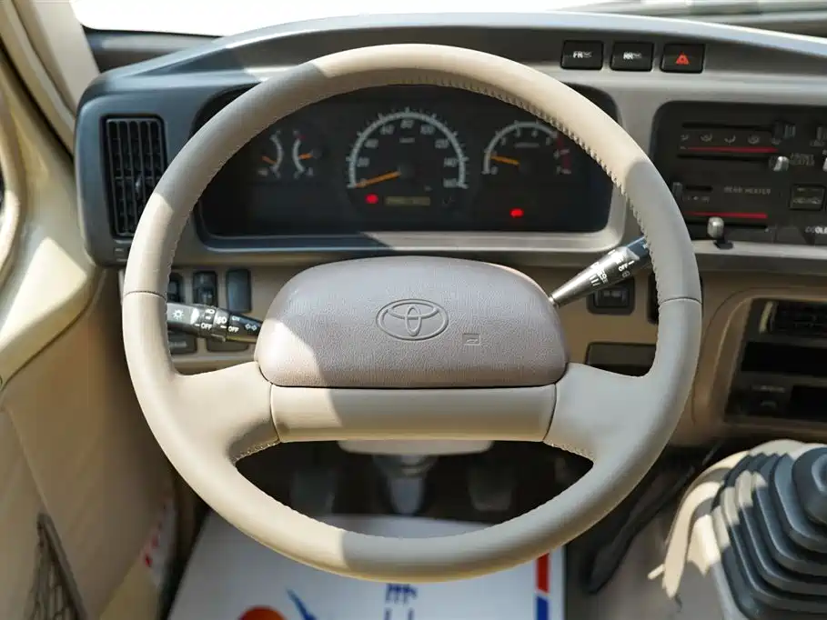 Toyota Coaster — миниатюра 16