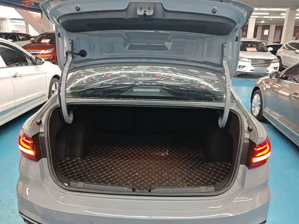 Volkswagen Lavida — миниатюра 19