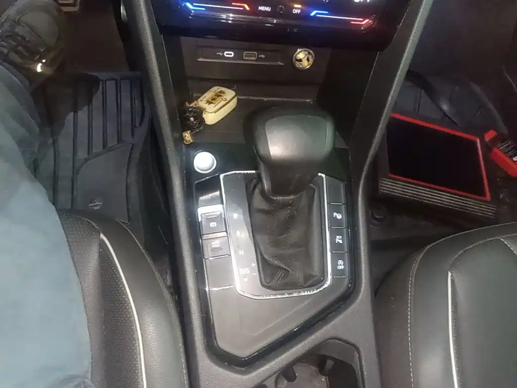 Volkswagen Tiguan L — миниатюра 14