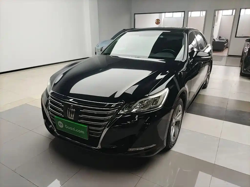 Toyota Crown 2015 2.5L Smart