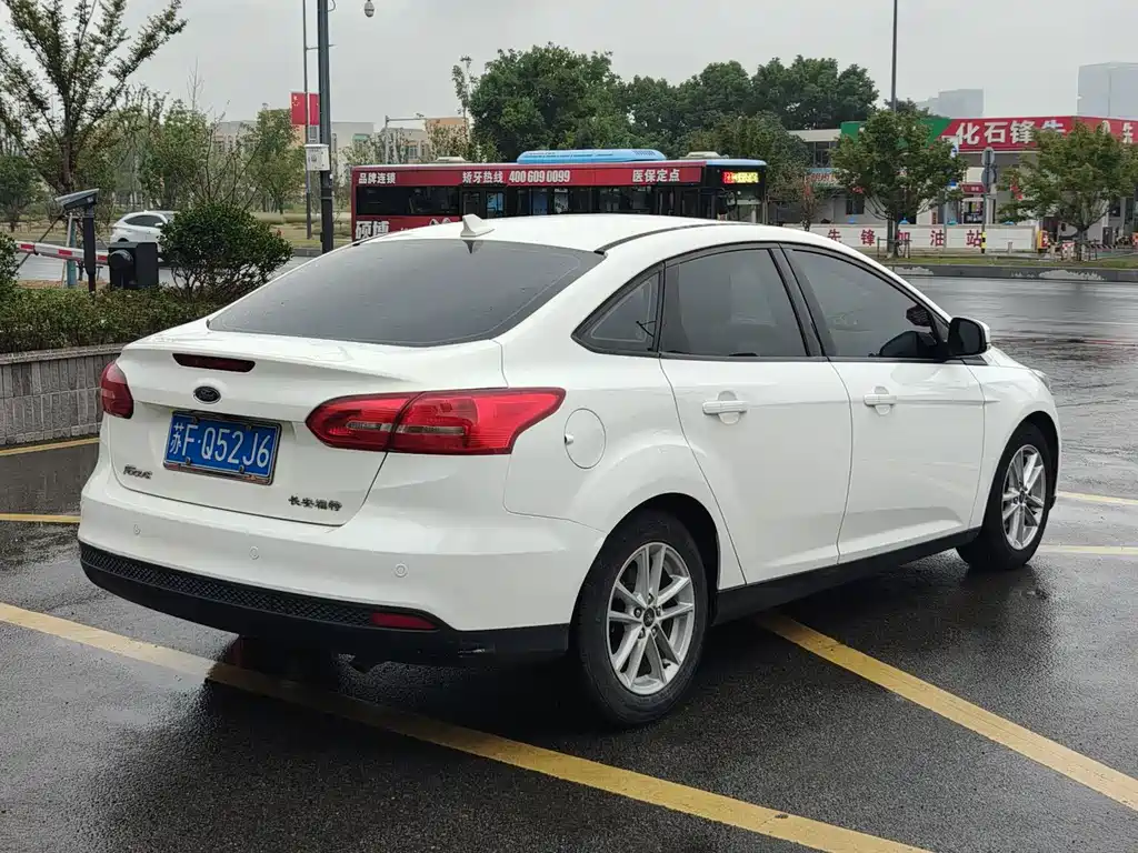Ford Focus — миниатюра 6