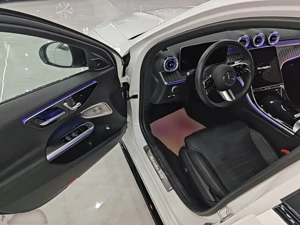 Mercedes-Benz C-Class — миниатюра 12