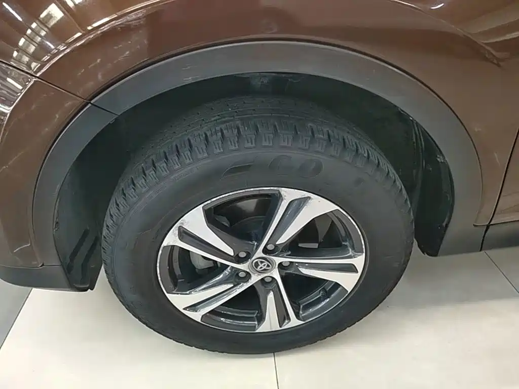 Toyota RAV4 — миниатюра 23