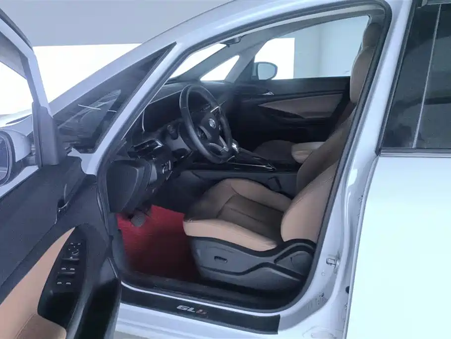 Buick GL6 2021 323T Luxury