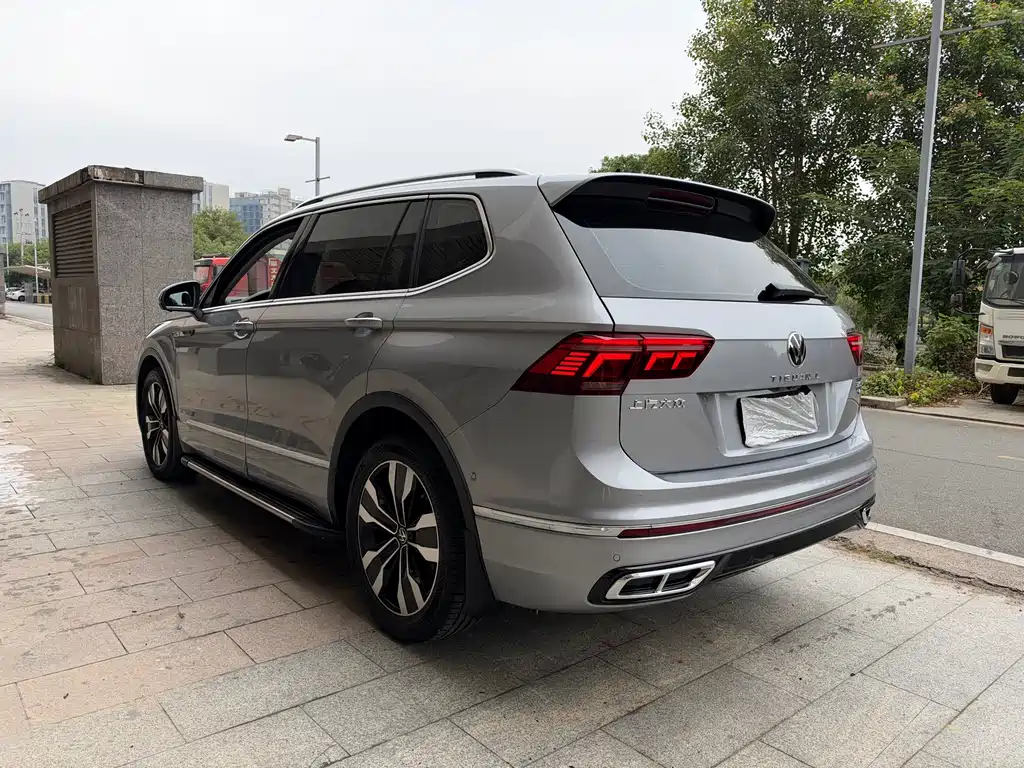 Volkswagen Tiguan L — миниатюра 6